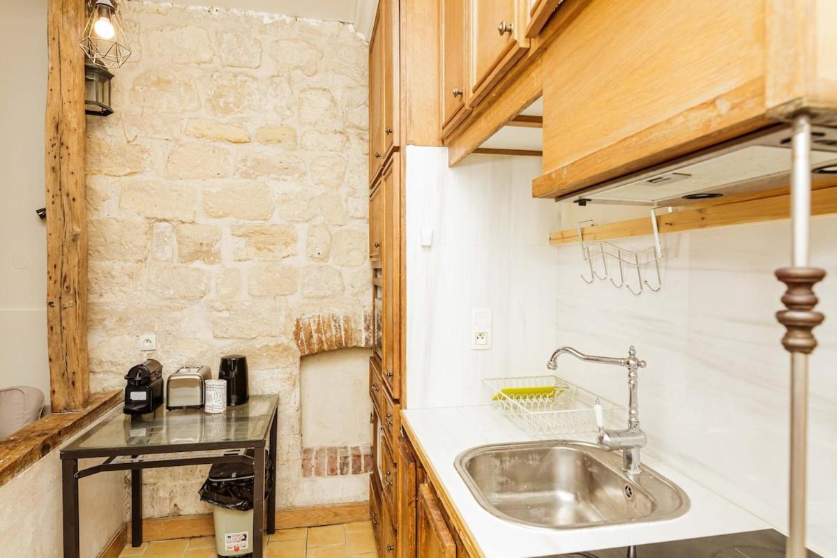 Charming With Terrace In Heart Villa